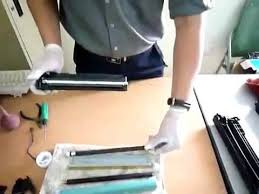 Kỹ thuật viên nạp mực VTP